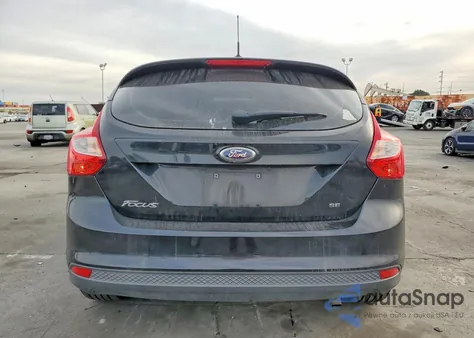 2014 Ford Focus Se z USA, uszkodzony, nr VIN 1FADP3K23EL326027